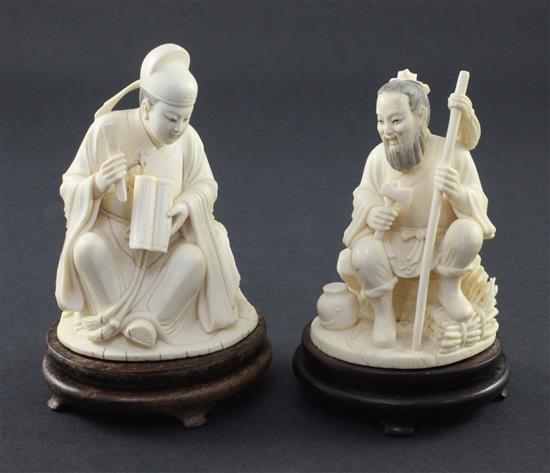 Two Chinese ivory seated figures, early 20th century, 10.5cm